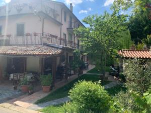 Bilocale con giardino LAGO DEL TURANO