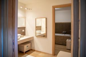 Fantastica Villa con piscina e vista mare img78