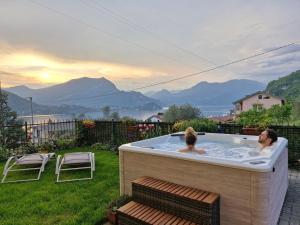 Garden Jacuzzi Lake View