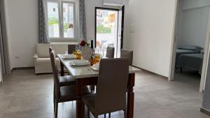 Dama House-Free Parking