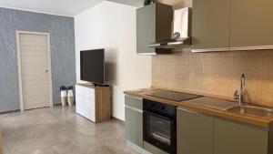 Dama House-Free Parking