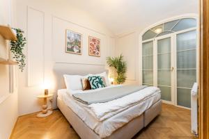 Rentero Historic Central Suite - Prague 1