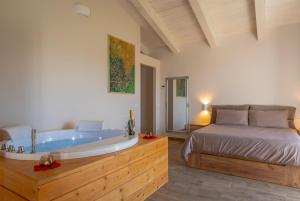 Valle in Fiore Suite - Private Jacuzzi & Sauna - ItalyWeGo