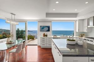 Whale Watch Paradise