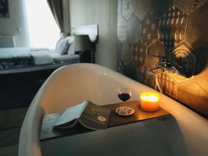 Charming Courtyard House - Feel at Home Away from Home