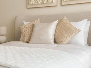 FIRST CLASS Studio High-End Near Circle Mall