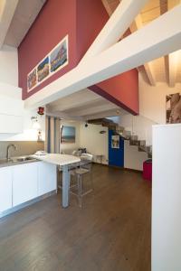 Casafra Attico in stile marinaro con splendida terrazza