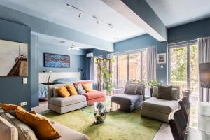Central and Comfy with Private Balcony and Rooftop Access - CT3