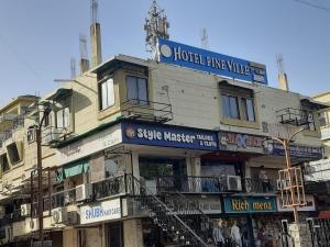 Hotel Pine Ville