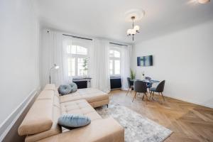 B68 Apartment 28A