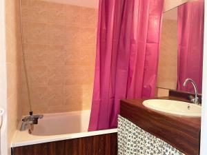 LV010-315 Appartement Studio coin nuit 4 couchages LE LAVANDOU