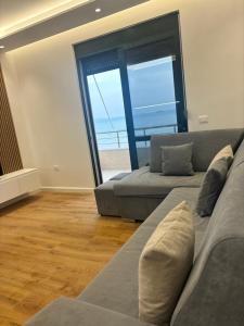 Lux beachfront apartment