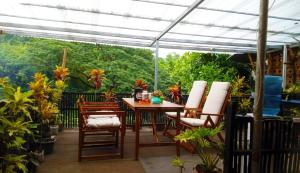 Spacious studio 4, AC, kitchenette, central location