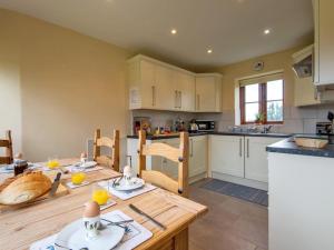 2 Bed in Mold oc-77603