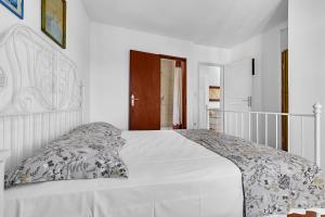 Authentic Hideaway by Riva with Free Parking