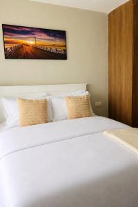 Sleek Cozy Haven - Your Serene Getaway