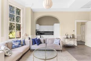 Stylish 3BR Flat in Prime Harrods Location