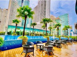 Vortex suites klcc by petronas tower view