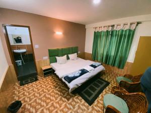 Non Stop Cafe Hostel & Stay