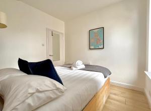 Clerkenwell Apartments by PrimeCityHosts
