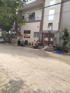 Tirth Vrindavan Stay - Near Prem Mandir and Banke Bihari tample with free wifi and Free Parking