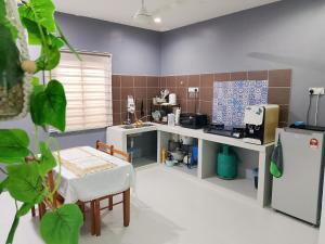 Aura Bluewave Beach House, Chenang