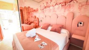 On Pink Motel