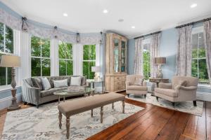 Historic Harwich Port Retreat: The Mooring