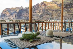Los Gigantes Ocean Dream, First Line