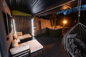 BDSM room Bydgoszcz z jacuzzi dużym tarasem i Balią zewnętrzną