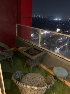 Luxury Couple Friendly Studio-Gaur City Noida