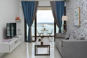 Bay Laurel Sunset Full Seaview Beach Kids Zone
