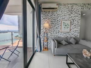 Bay Laurel Sunset Full Seaview Beach Kids Zone
