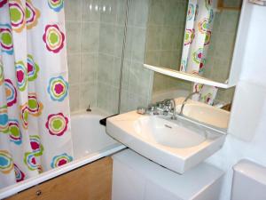 AGREABLE APPARTEMENT 2* EN PIED DES PISTES DE PYRENEES 2000