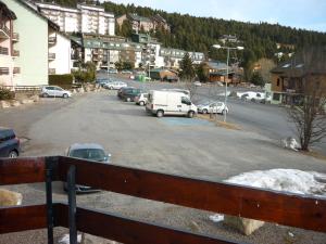 AGREABLE APPARTEMENT 2* EN PIED DES PISTES DE PYRENEES 2000