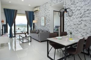 Bay Laurel Sunset Full Seaview Beach Kids Zone