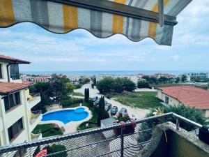 Sea View Apartment in Byala - Pool & Sunrise