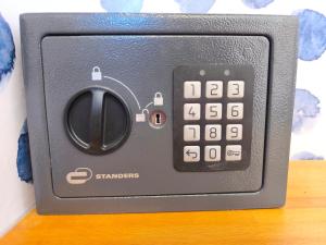 Easy and free parking right in front of the building La Pubilla Apartment