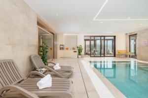 VSG Resort - 200m from Beach, Pool, Sauna & Jacuzzi