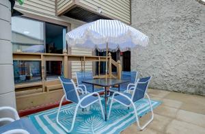 Walk to Beach, IndoorOutdoor Pools, Steps to Grocery