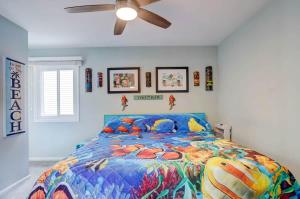 Walk to Beach, IndoorOutdoor Pools, Steps to Grocery
