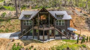 Indoor Private Pool, Sleeps 12, In Gatlinburg