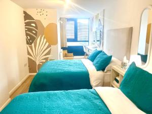 Stylish Spacious 3 bedroom City Centre Apartment Free secure Parking Sleeps up to 8