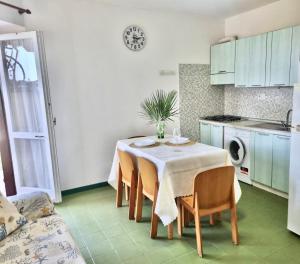 Apartment 6 beds in Residence in Golfo Aranci just 150 mt from the sea