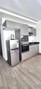 62 CENTRICO MONOAMBIENTE EQUIPADO Amplio y funcional!