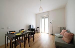 M4 Tolstoj Modern three-room apartment 50 meters from the metro