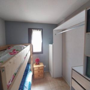 T2 Cabine, 4 couchages, 1er étage, parking