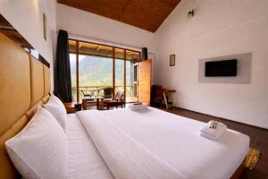 The Mountain Peak Retreat