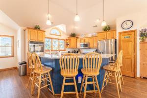 Seventh Heaven - Corolla, Ocean Sands, 500 Yds to Beach, Pool, Hot Tub, Pool Table, Flex Stays, Pets OK