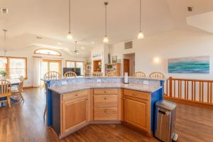 Seventh Heaven - Corolla, Ocean Sands, 500 Yds to Beach, Pool, Hot Tub, Pool Table, Flex Stays, Pets OK